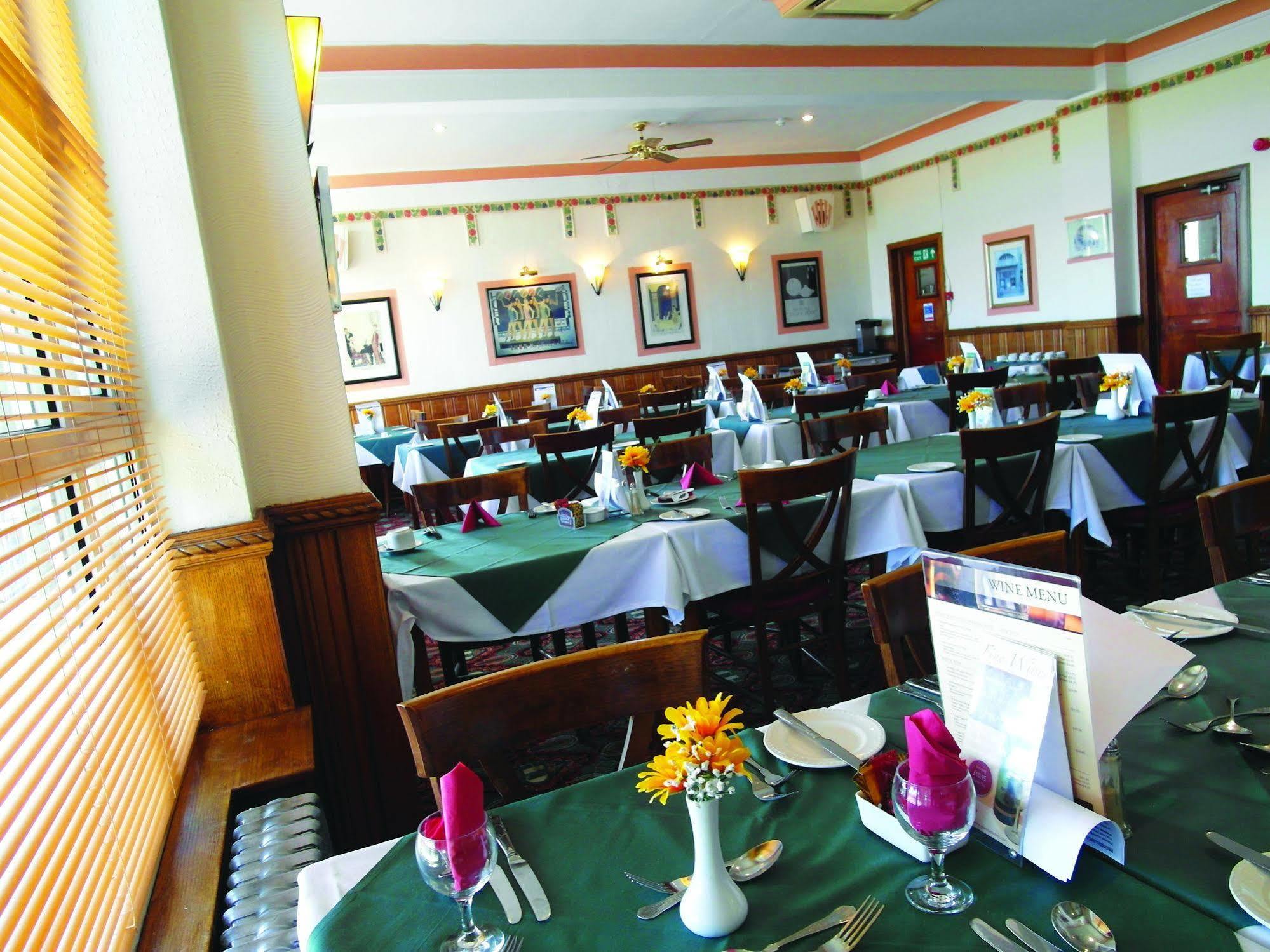 County Hotel سكيغنيس المظهر الخارجي الصورة
