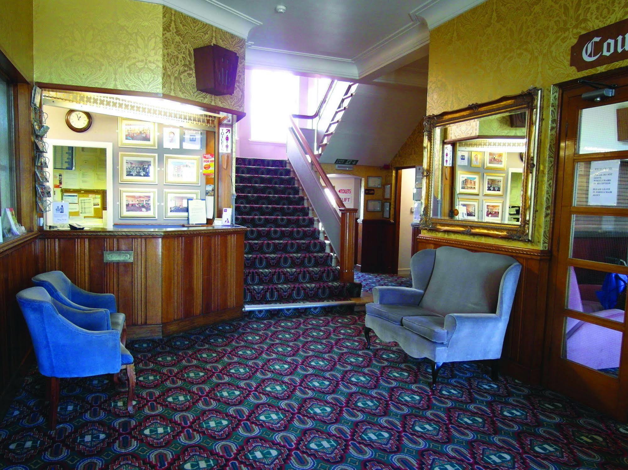 County Hotel سكيغنيس المظهر الخارجي الصورة