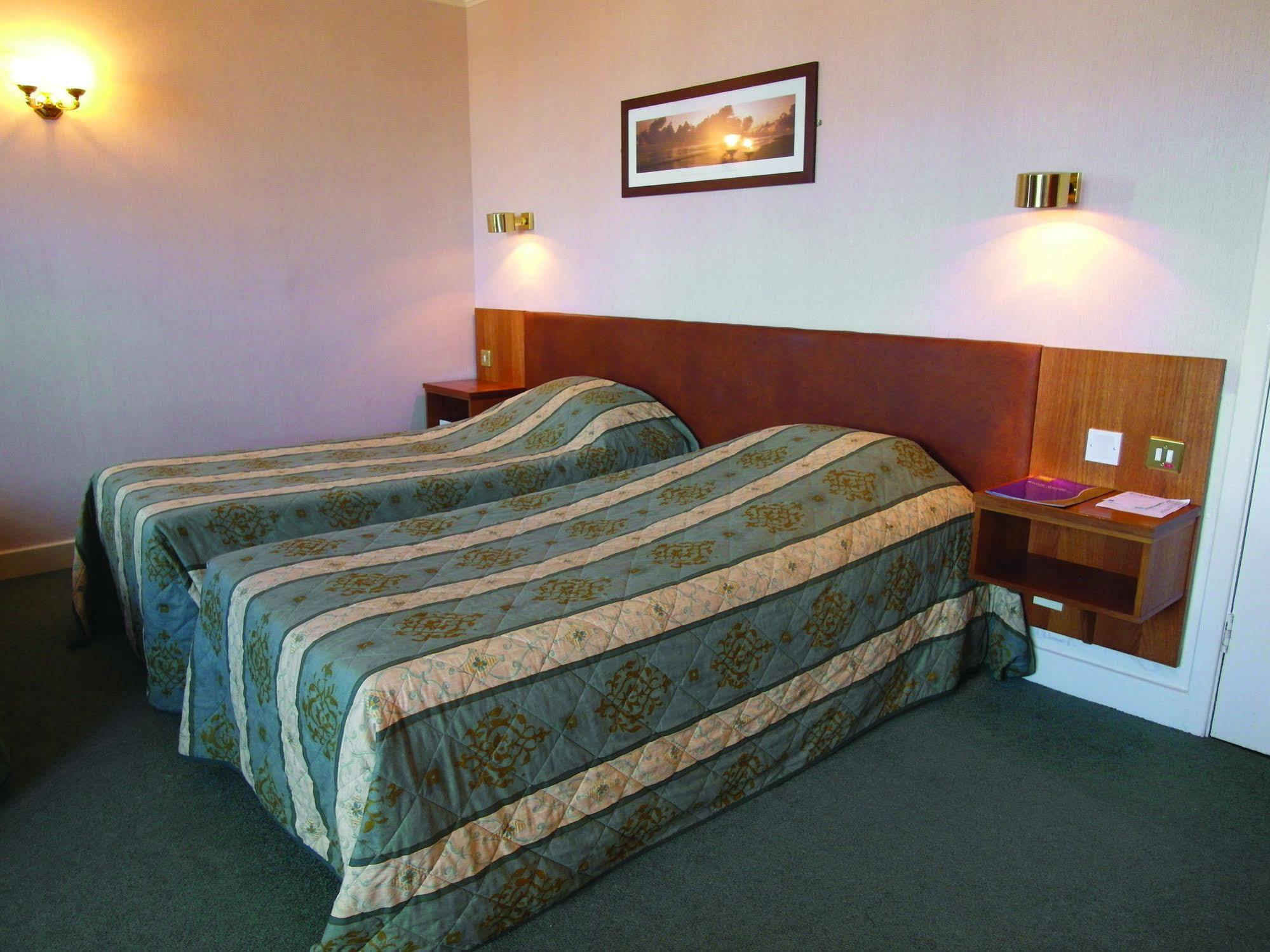 County Hotel سكيغنيس المظهر الخارجي الصورة